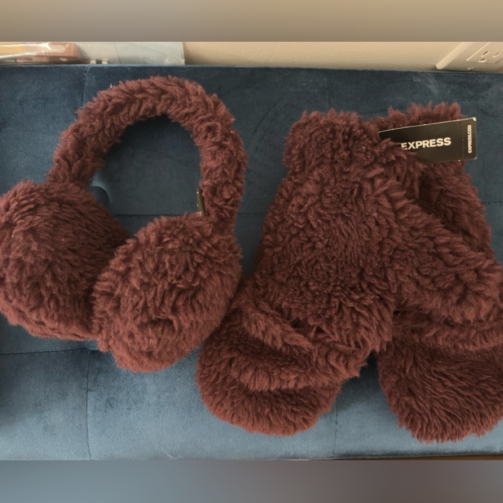 NWT Express teddy mittens one size fuzzy with matching earmuffs- burgundy